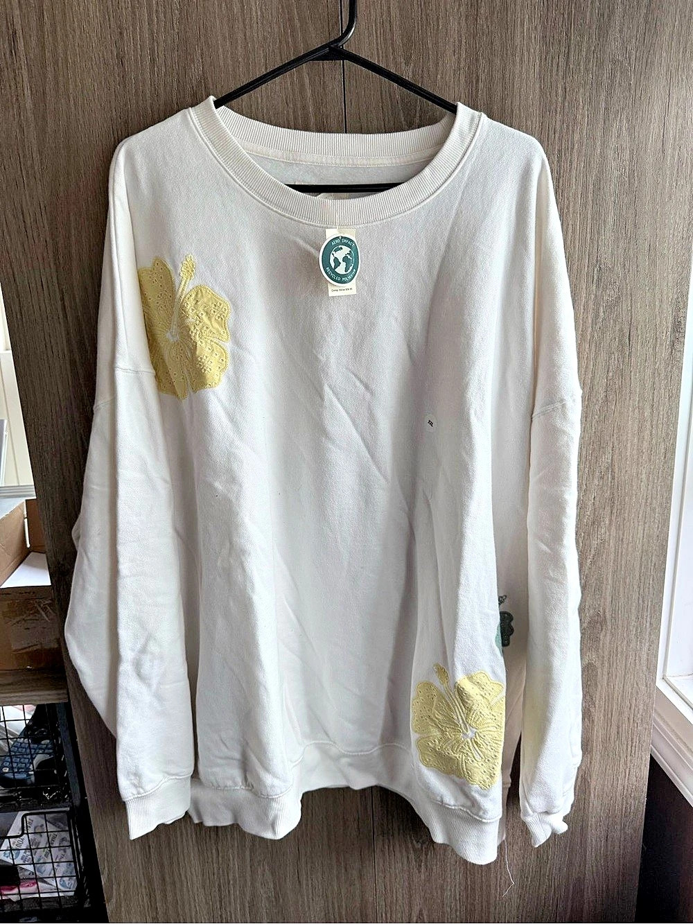 Aeropostale Floral Appliqué Sweatshirt NWT